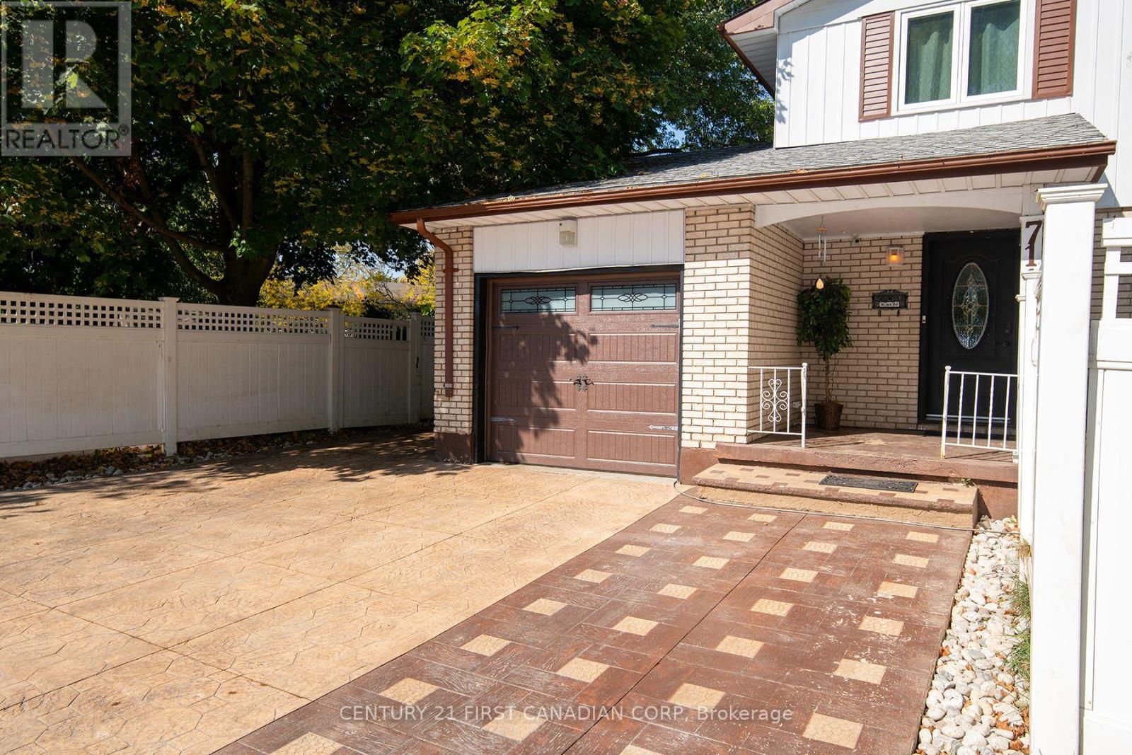 711 Alanbrook Street S, London South (South O), Ontario  N6J 3B5 - Photo 3 - X12447973
