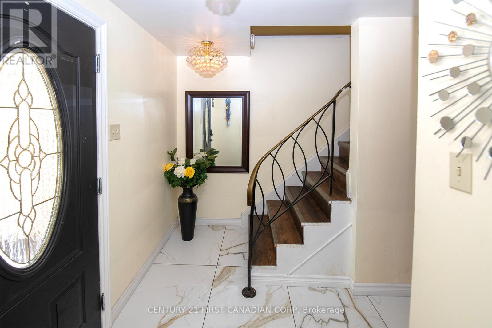 711 Alanbrook Street S, London South (South O), Ontario  N6J 3B5 - Photo 9 - X12447973