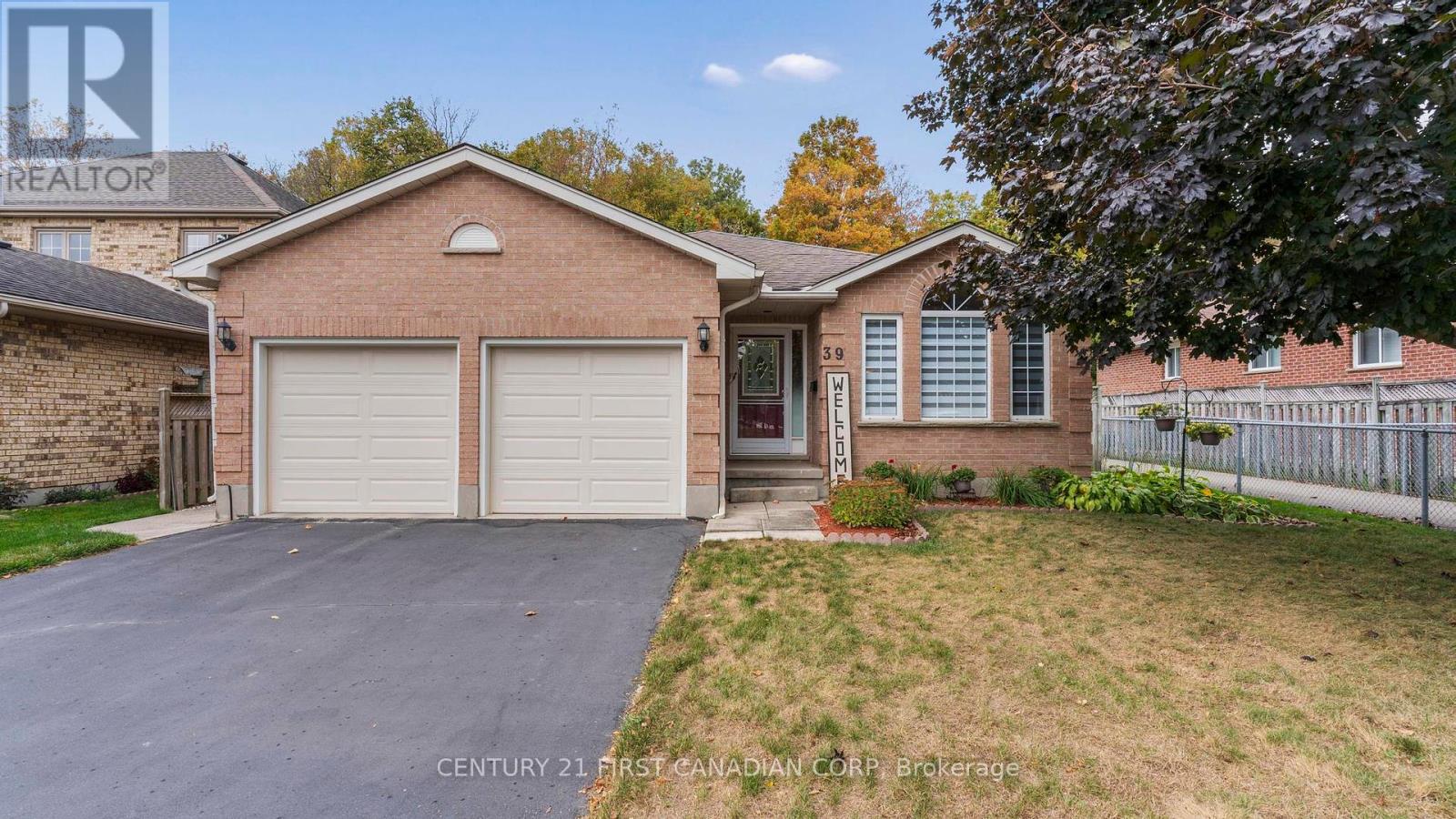 39 Yarmouth Drive, London East, Ontario  N5V 4T8 - Photo 2 - X12452728