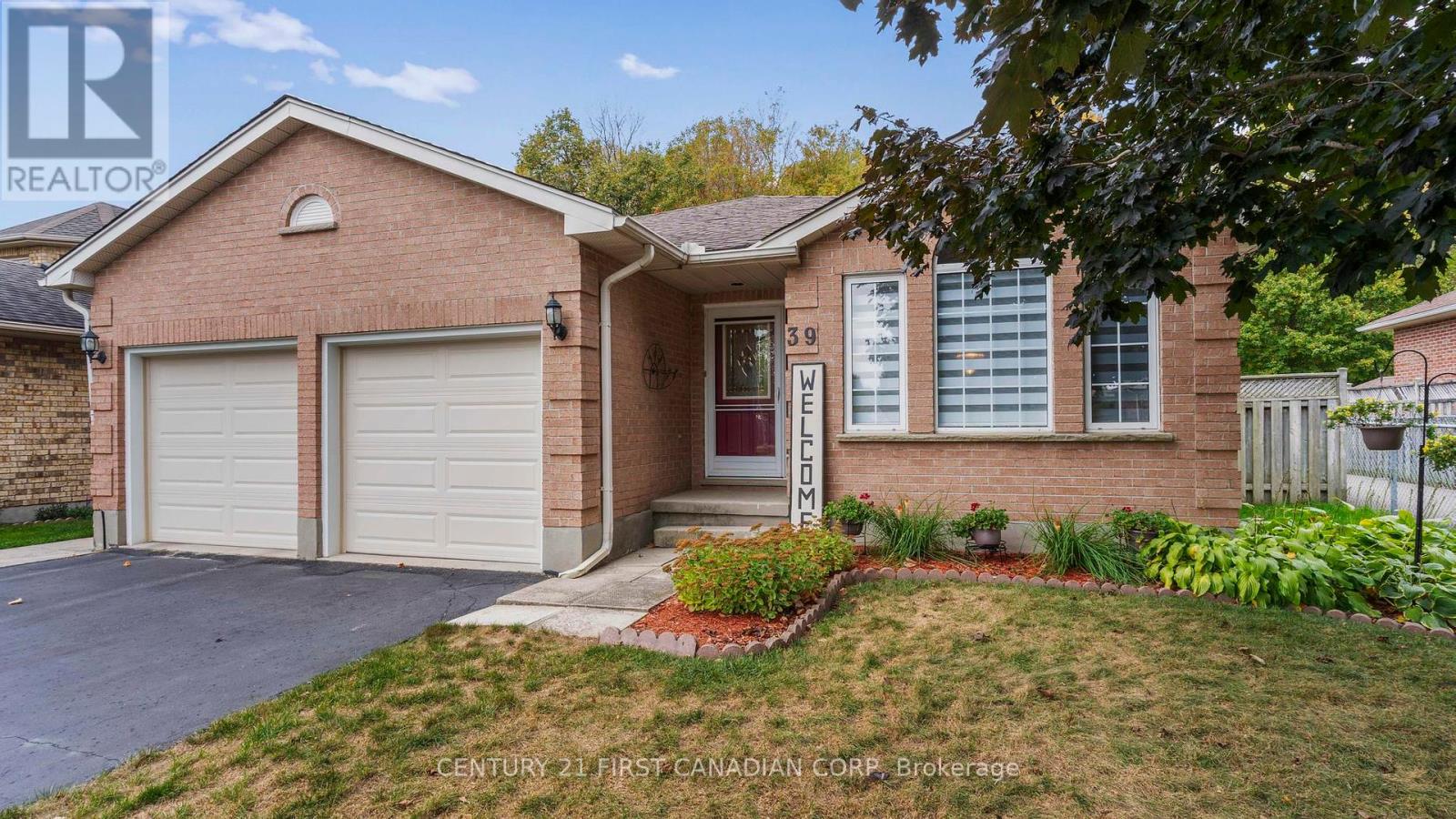 39 Yarmouth Drive, London East, Ontario  N5V 4T8 - Photo 3 - X12452728