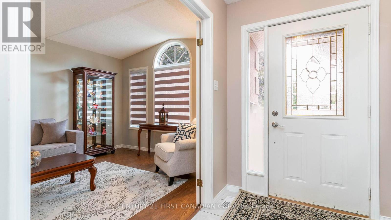 39 Yarmouth Drive, London East, Ontario  N5V 4T8 - Photo 5 - X12452728