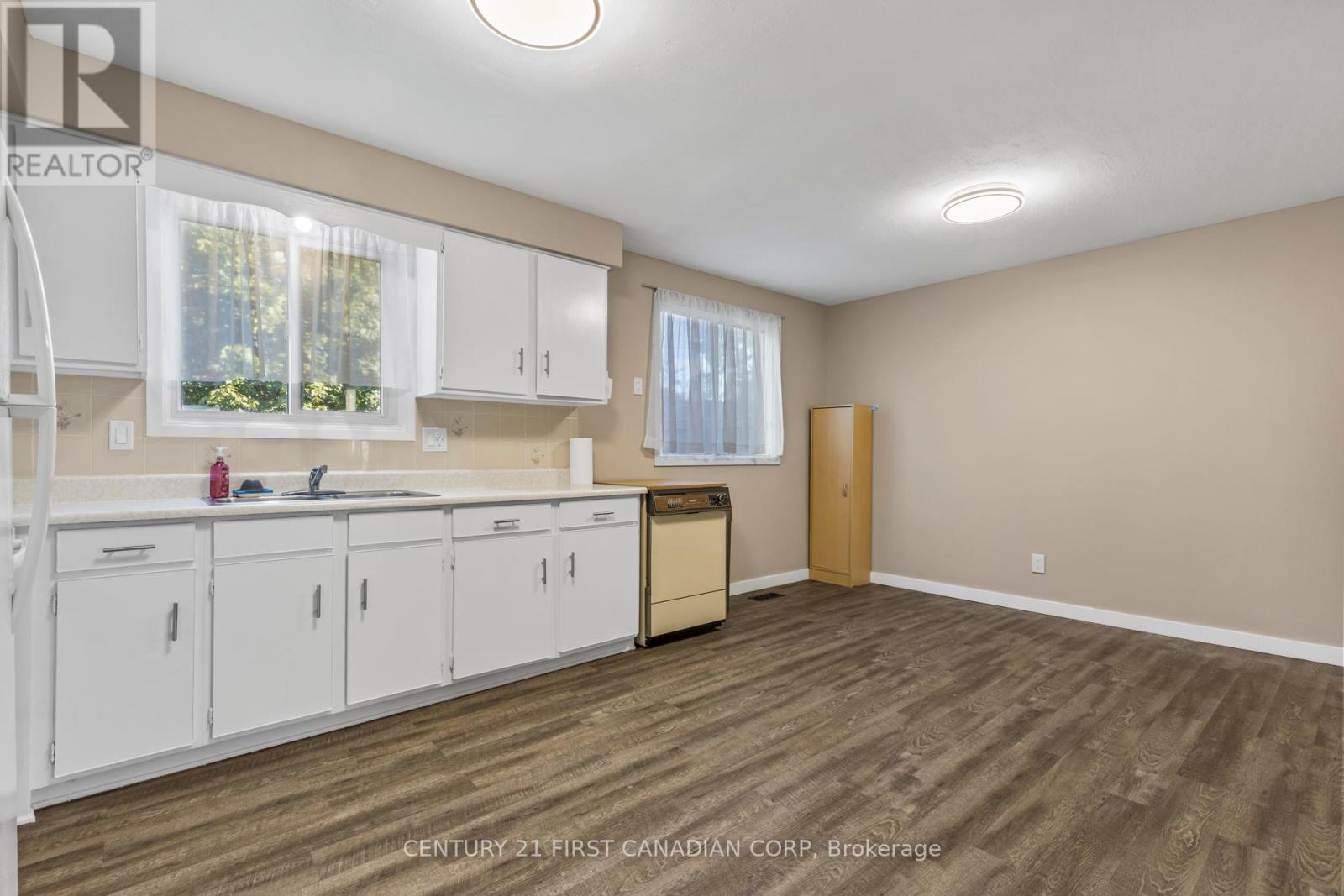 1732 Culver Drive, London East, Ontario  N5V 3G8 - Photo 7 - X12452737