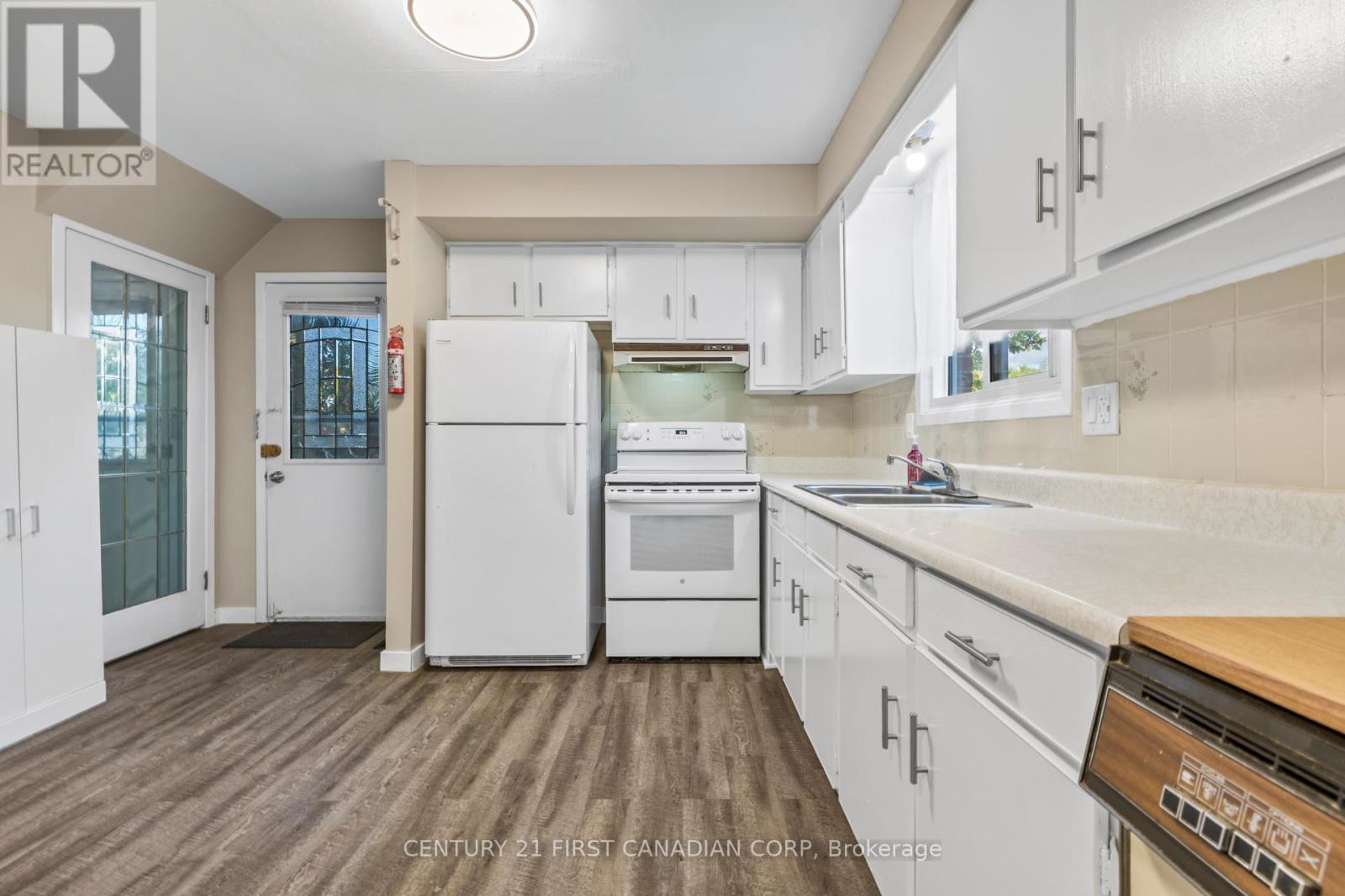 1732 Culver Drive, London East, Ontario  N5V 3G8 - Photo 8 - X12452737