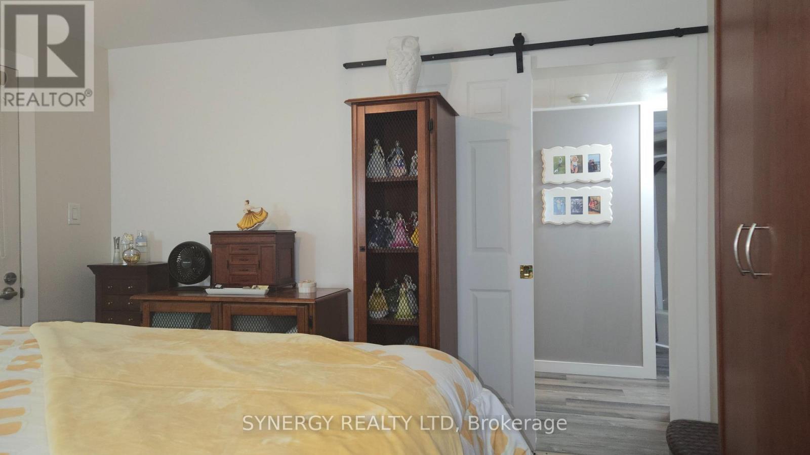 24749 Park Street, Strathroy-Caradoc, Ontario  N7G 1P4 - Photo 19 - X12452748