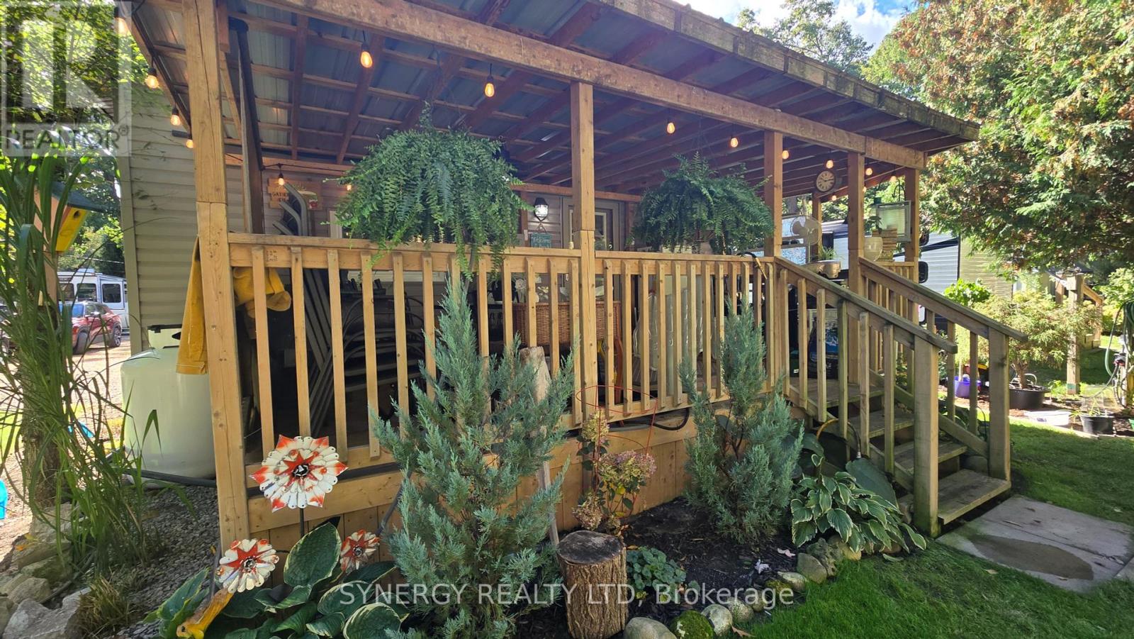 24749 Park Street, Strathroy-Caradoc, Ontario  N7G 1P4 - Photo 24 - X12452748