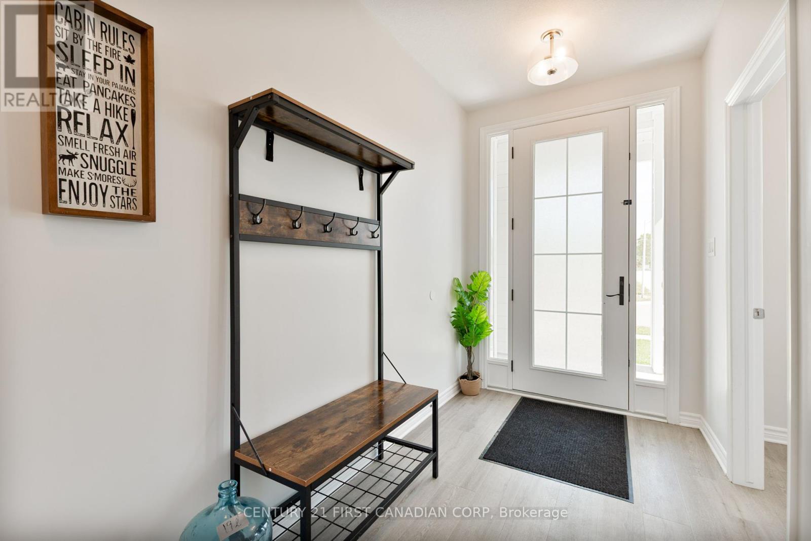 116 Sandcastle Key, Central Elgin, Ontario  N5L 0B5 - Photo 2 - X12452758