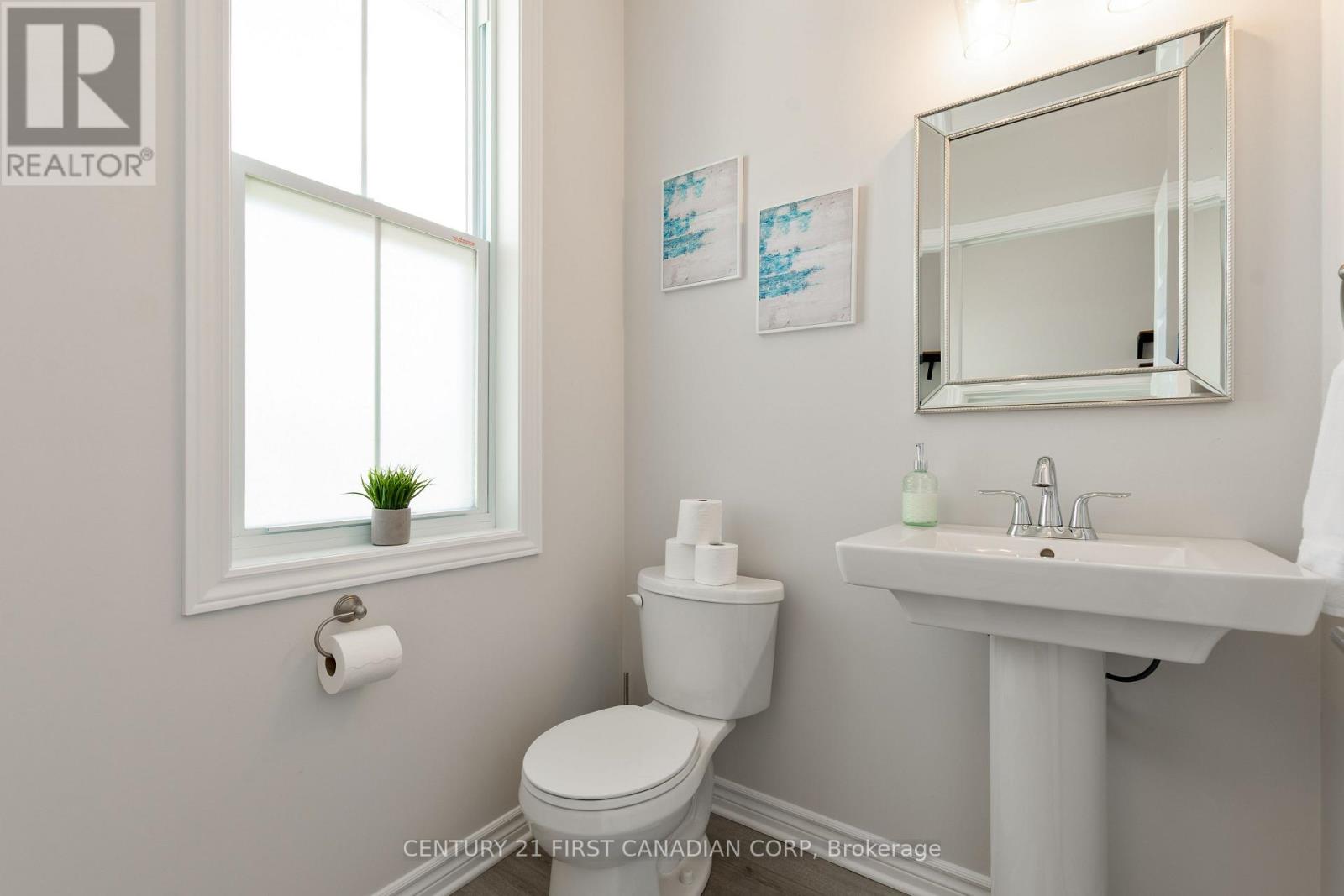 116 Sandcastle Key, Central Elgin, Ontario  N5L 0B5 - Photo 3 - X12452758