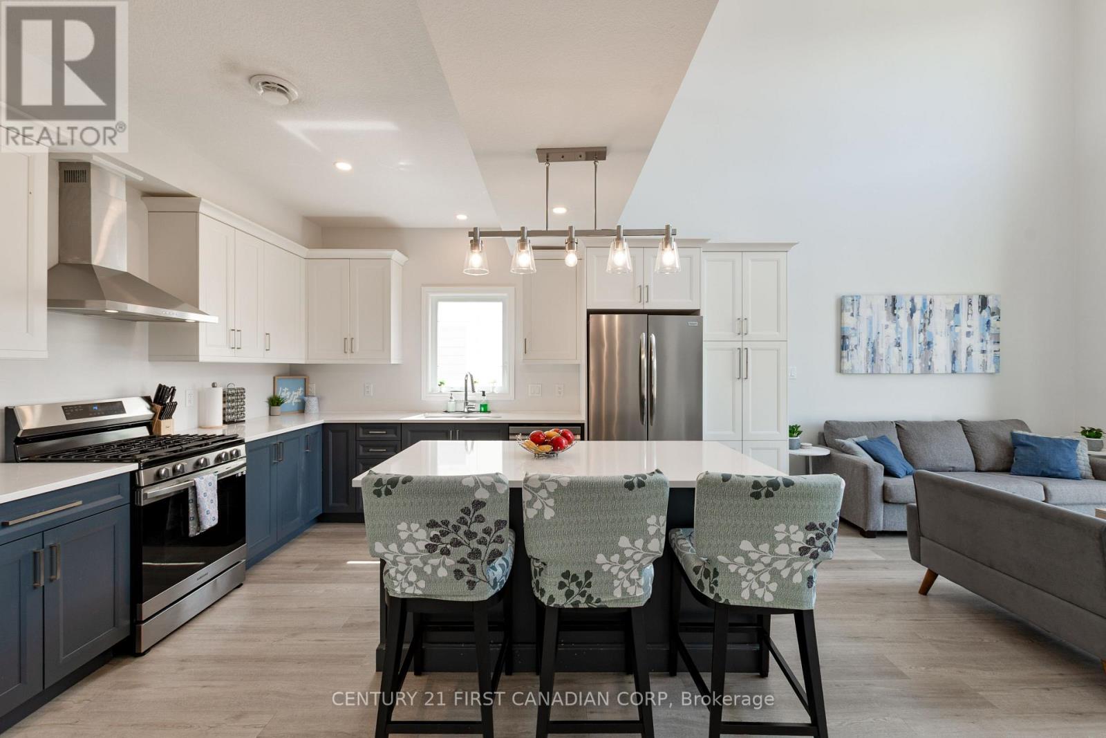 116 Sandcastle Key, Central Elgin, Ontario  N5L 0B5 - Photo 6 - X12452758
