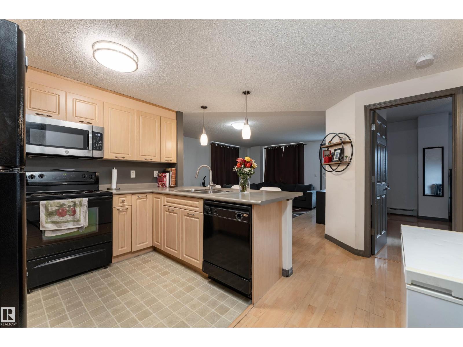 #101 6220 134 Av Nw, Edmonton, Alberta  T5A 0A8 - Photo 4 - E4461358