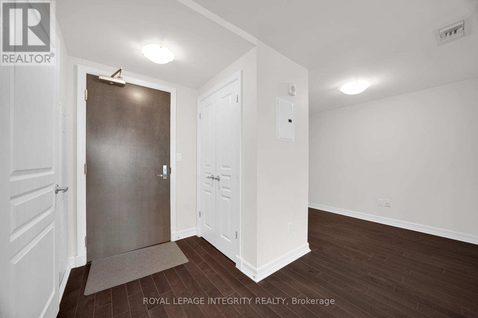 1207 - 238 Besserer Street, Ottawa, Ontario  K1N 6B1 - Photo 5 - X12452656