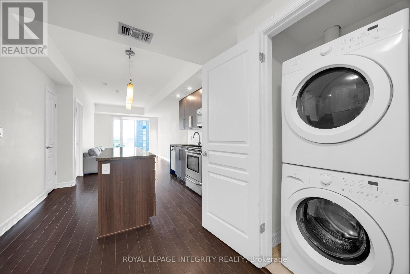 1207 - 238 Besserer Street, Ottawa, Ontario  K1N 6B1 - Photo 6 - X12452656