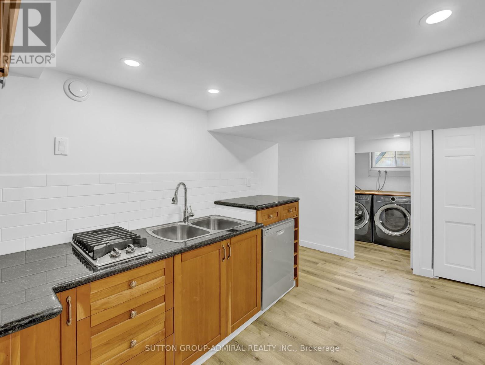 365 Beach Boulevard, Hamilton, Ontario  L8H 6W6 - Photo 12 - X12452593