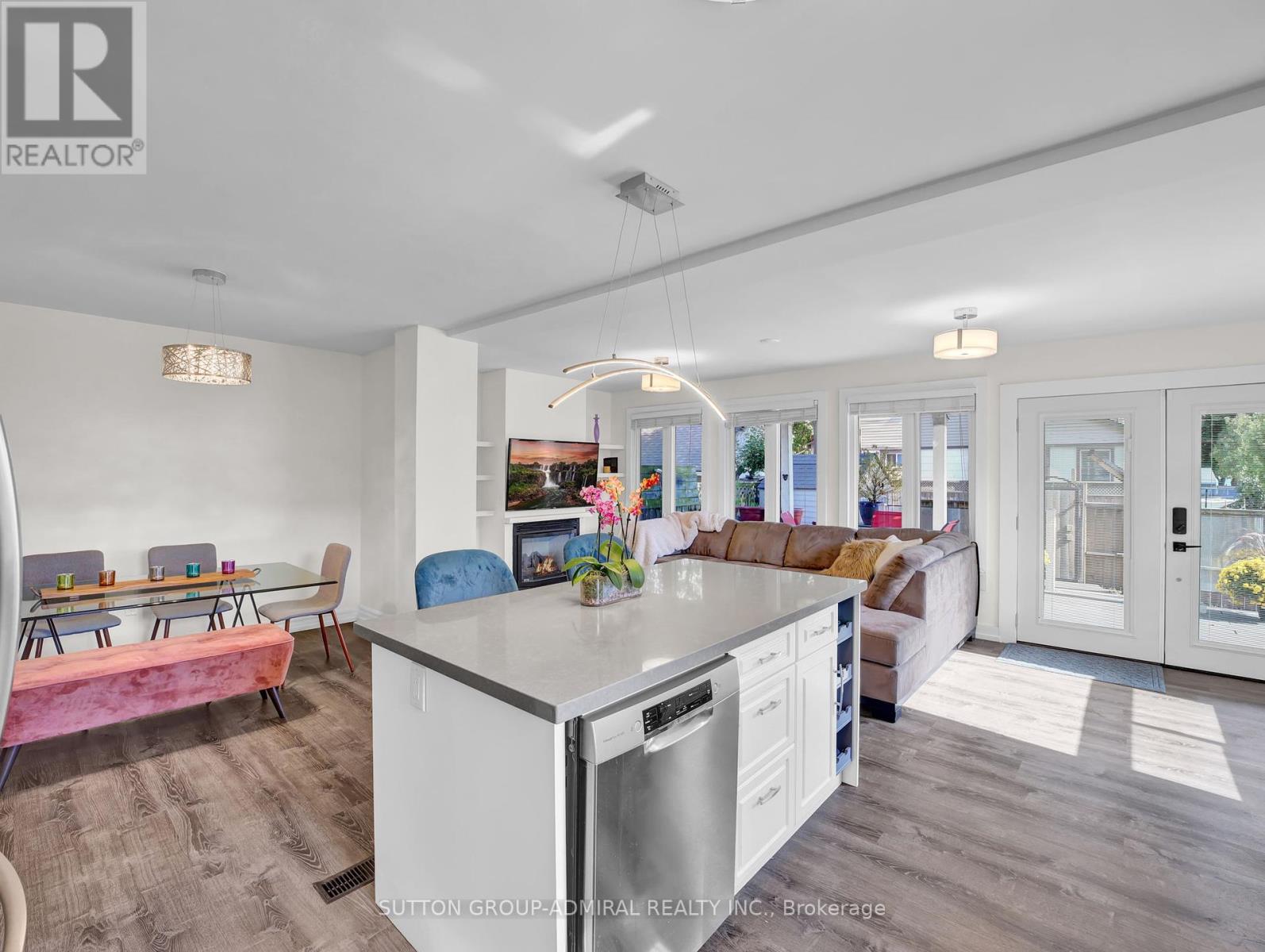 365 Beach Boulevard, Hamilton, Ontario  L8H 6W6 - Photo 5 - X12452593