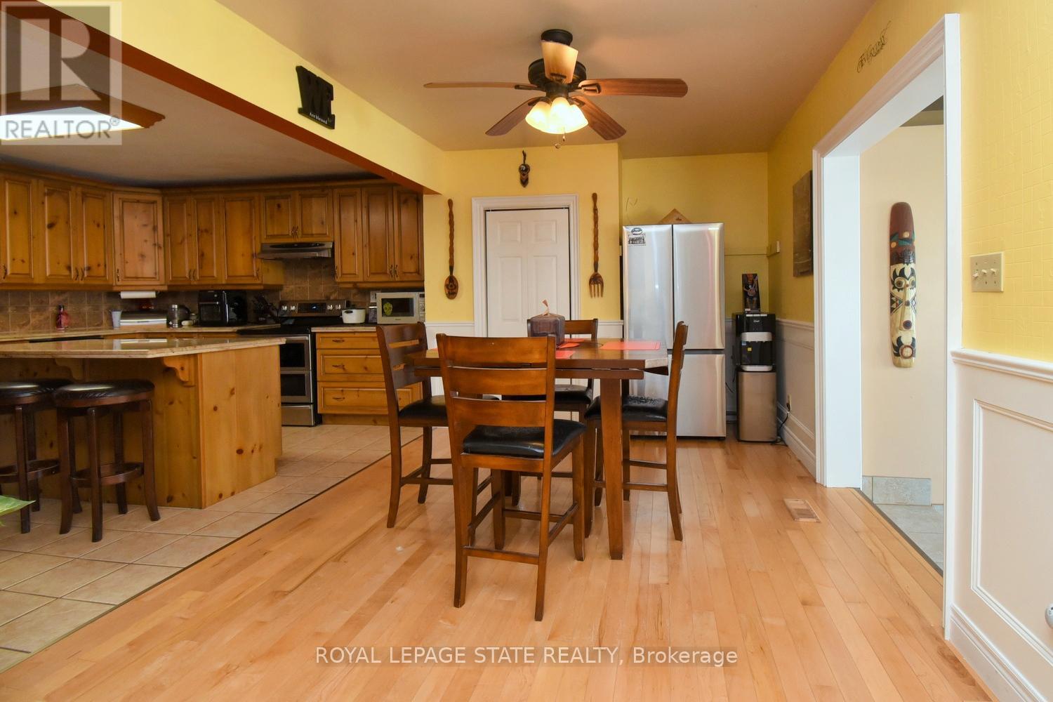 53 Seventh Avenue, Brantford, Ontario  N3S 1B3 - Photo 11 - X12452597