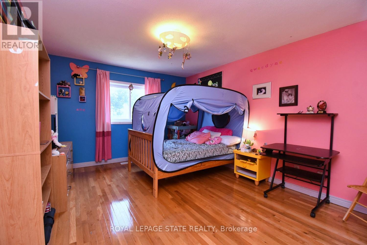 53 Seventh Avenue, Brantford, Ontario  N3S 1B3 - Photo 21 - X12452597