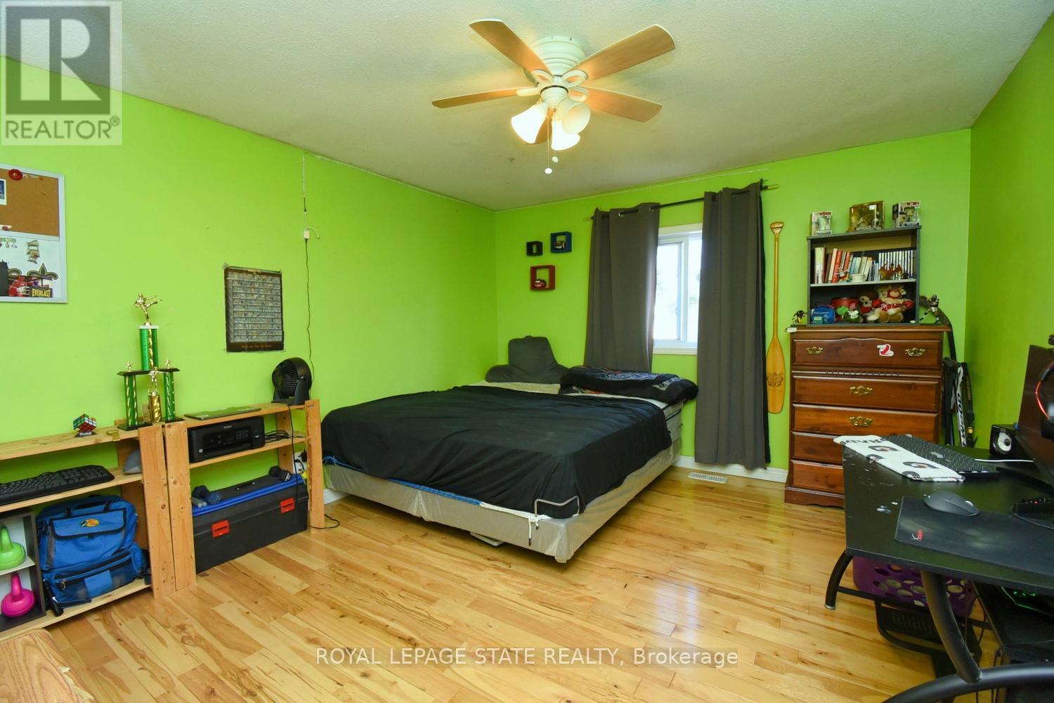 53 Seventh Avenue, Brantford, Ontario  N3S 1B3 - Photo 22 - X12452597