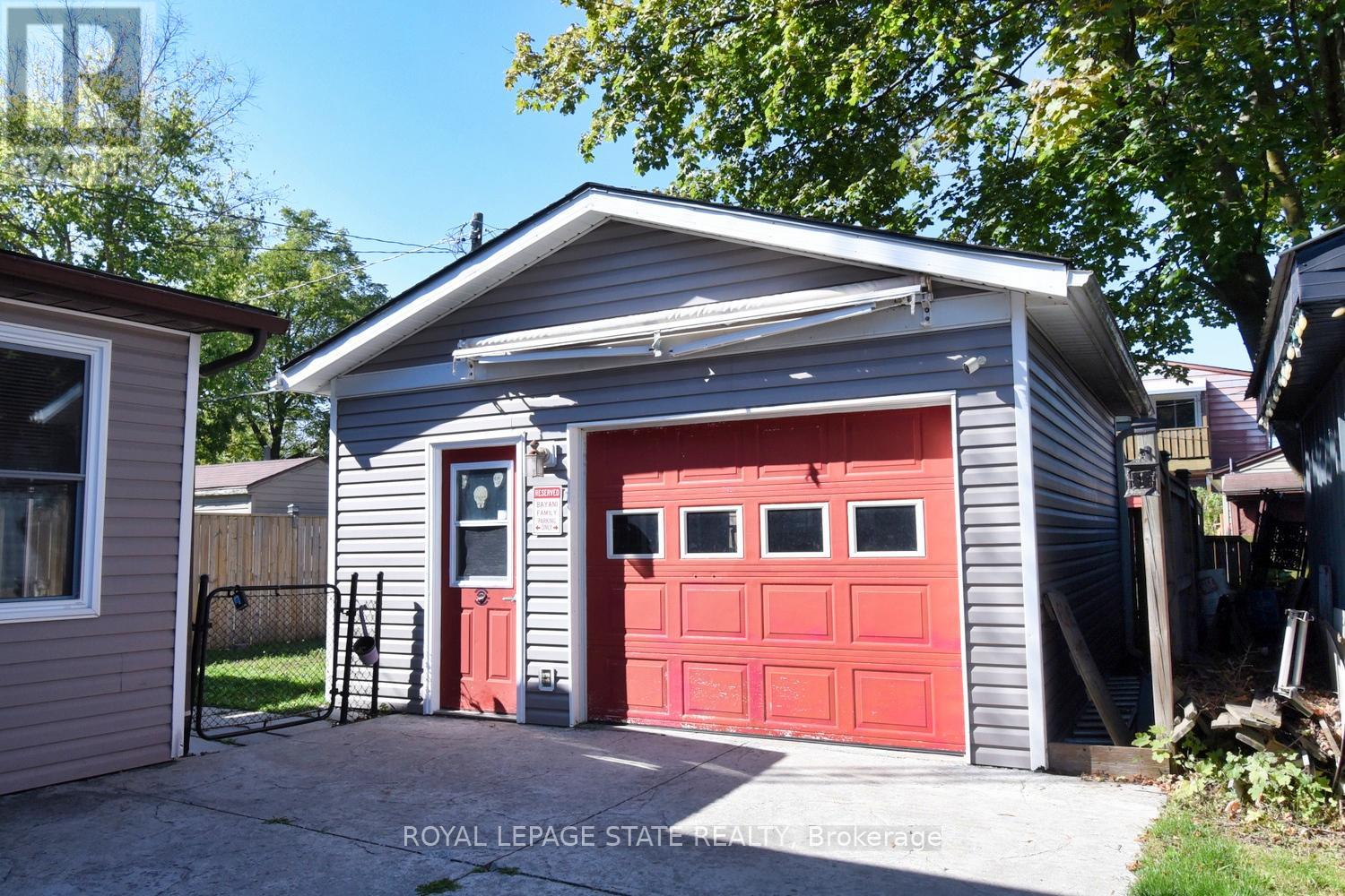 53 Seventh Avenue, Brantford, Ontario  N3S 1B3 - Photo 28 - X12452597