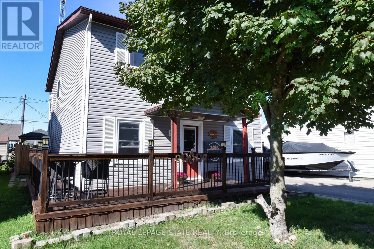 53 Seventh Avenue, Brantford, Ontario  N3S 1B3 - Photo 3 - X12452597