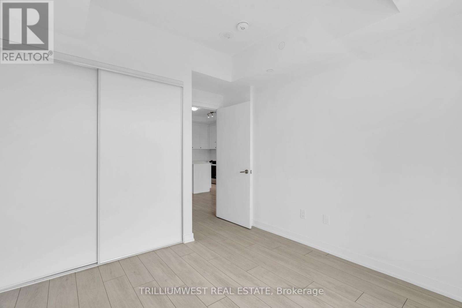 322 - 55 Duke Street W, Kitchener, Ontario  N2H 0C9 - Photo 18 - X12452605