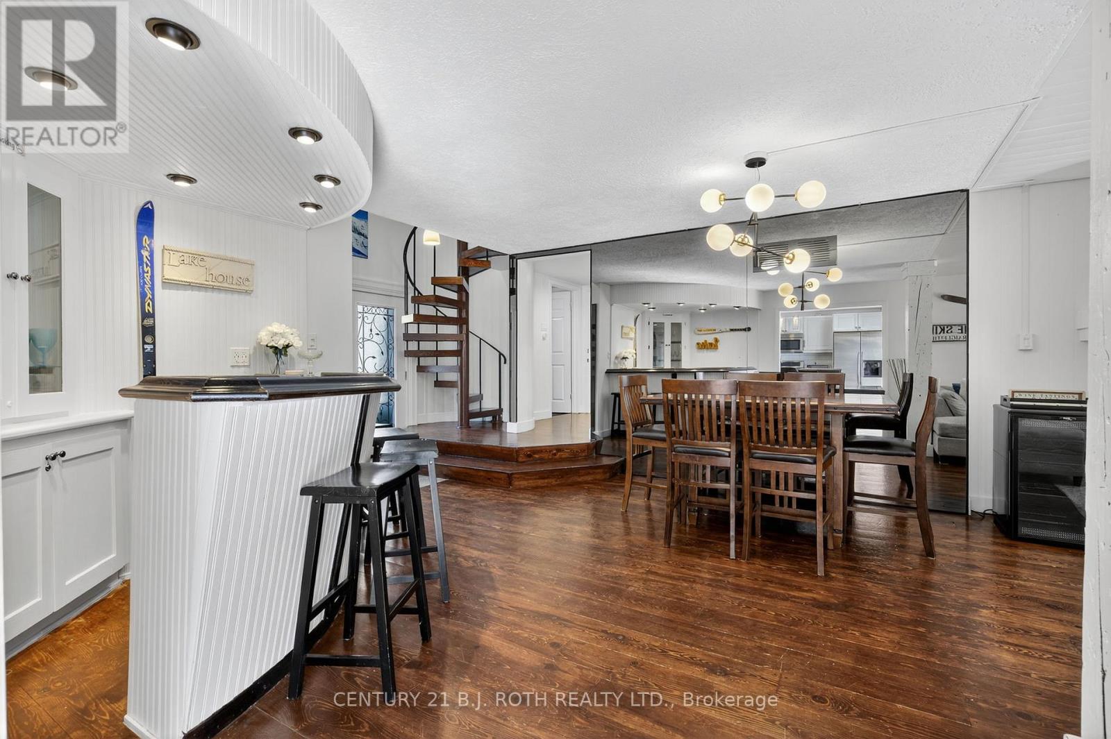 209846 26 Highway, Blue Mountains, Ontario  L9Y 0L1 - Photo 10 - X12452614
