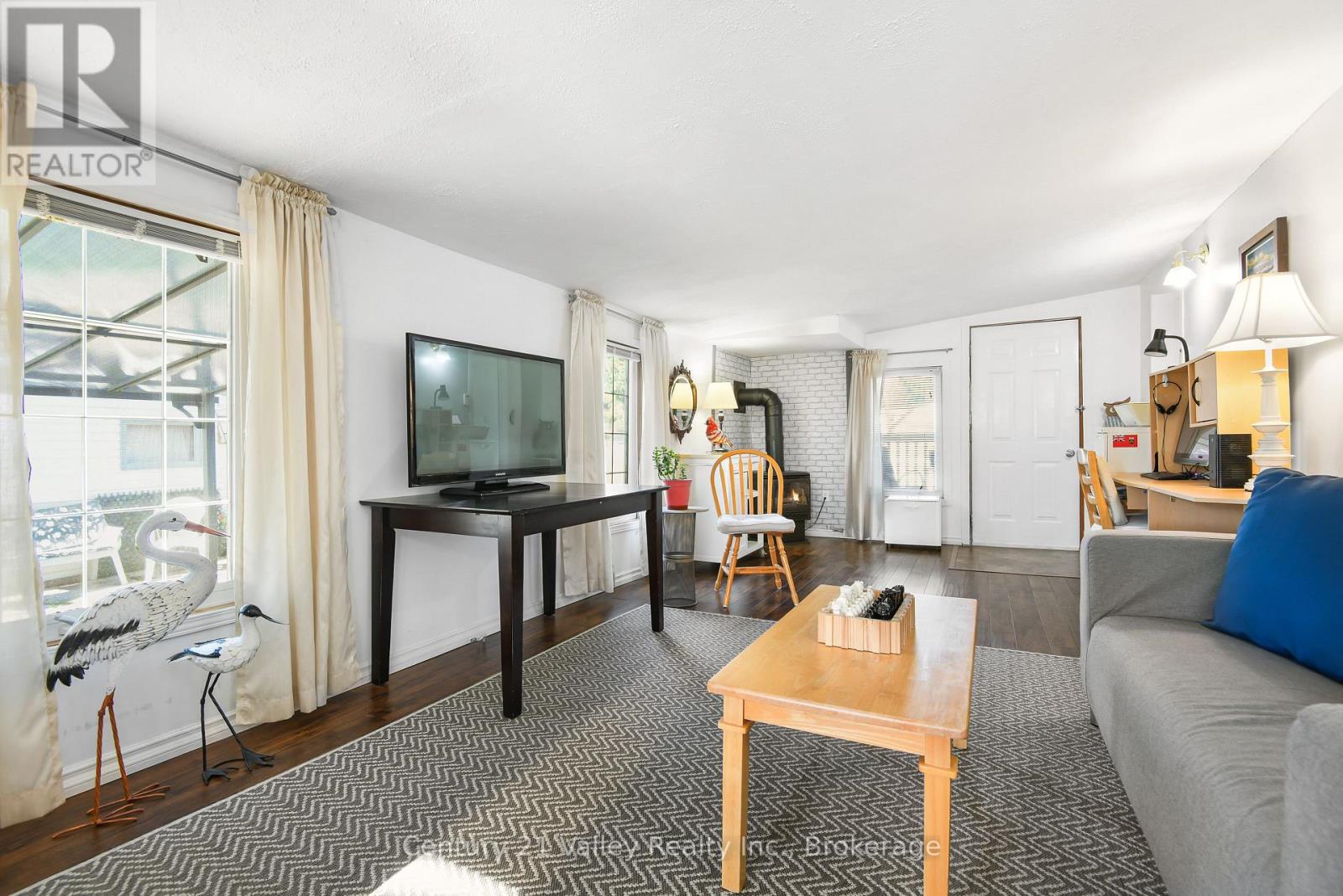 122 Lisa Lane, Horton, Ontario  K7V 0A6 - Photo 11 - X12452742