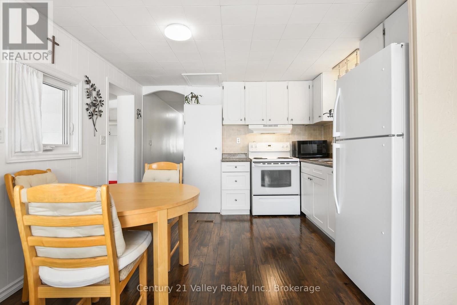 122 Lisa Lane, Horton, Ontario  K7V 0A6 - Photo 19 - X12452742