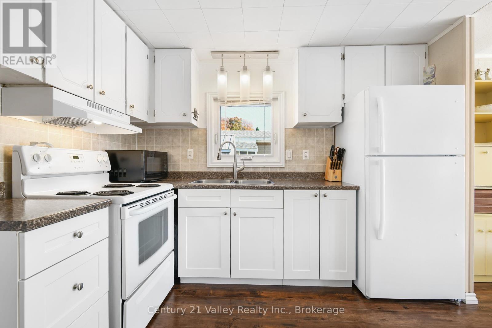 122 Lisa Lane, Horton, Ontario  K7V 0A6 - Photo 22 - X12452742