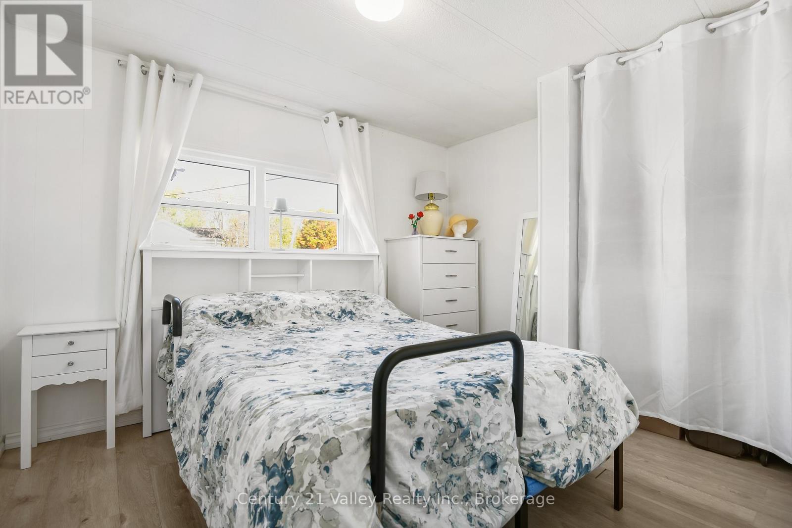 122 Lisa Lane, Horton, Ontario  K7V 0A6 - Photo 23 - X12452742