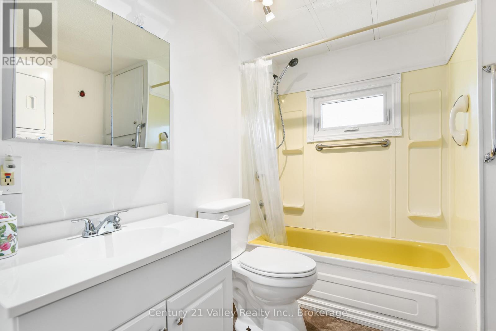 122 Lisa Lane, Horton, Ontario  K7V 0A6 - Photo 28 - X12452742