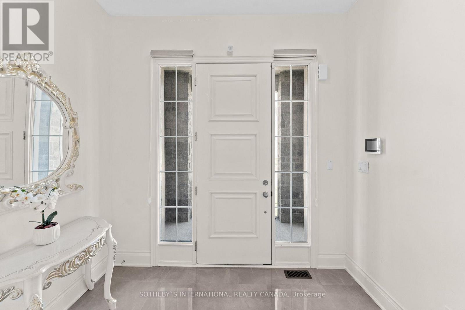 200 Farrell Road, Vaughan, Ontario  L6A 0H9 - Photo 3 - N8296852