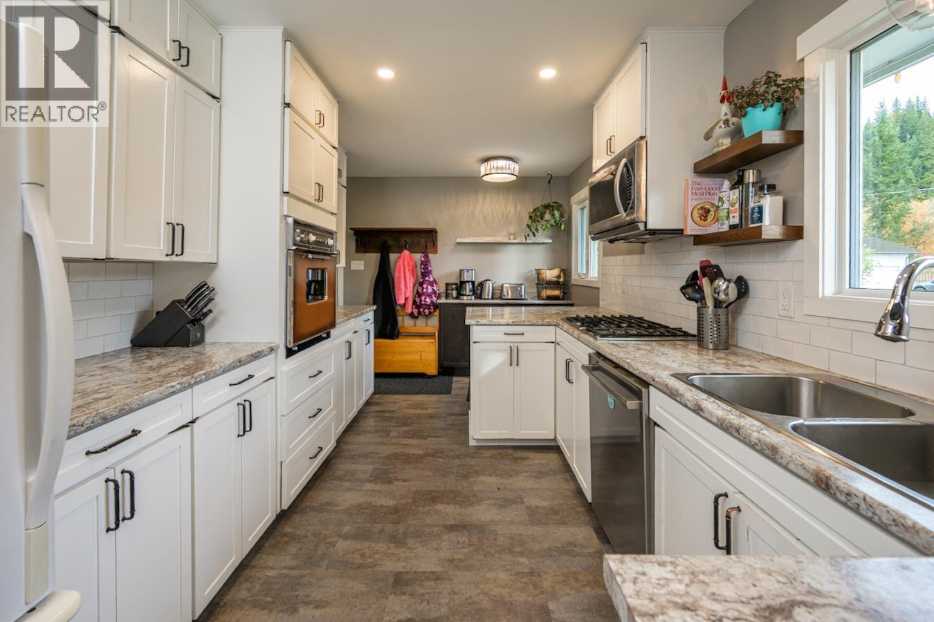 2141 Gregory Place, Prince George, British Columbia  V2K 1C1 - Photo 4 - R3056645