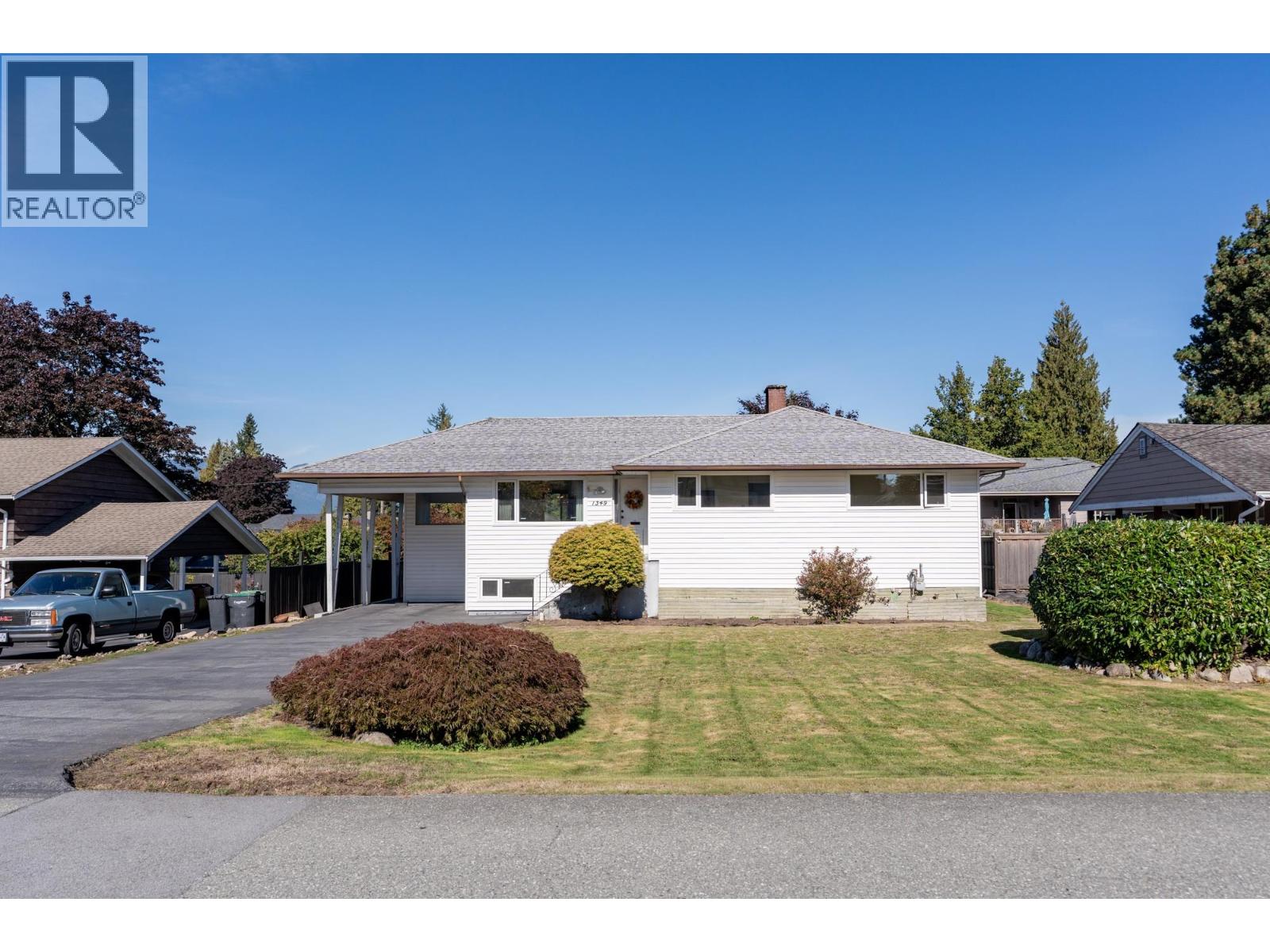 1349 Summit Drive, Coquitlam, British Columbia  V3J 5L7 - Photo 1 - R3056788