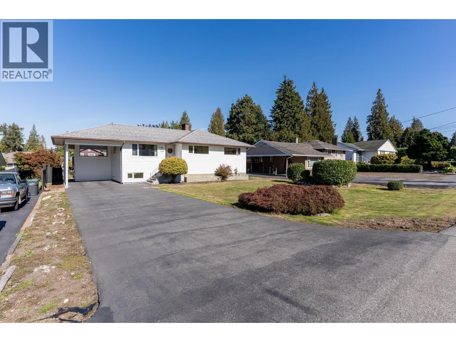 1349 Summit Drive, Coquitlam, British Columbia  V3J 5L7 - Photo 2 - R3056788