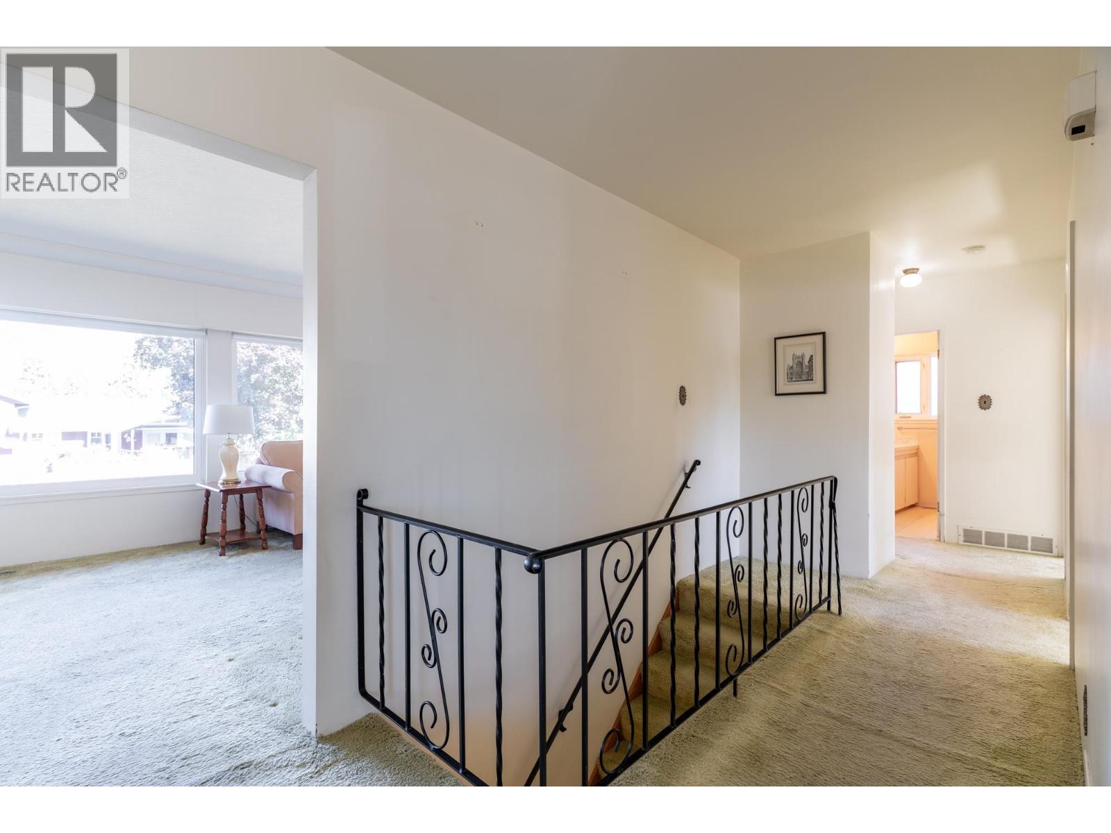 1349 Summit Drive, Coquitlam, British Columbia  V3J 5L7 - Photo 6 - R3056788