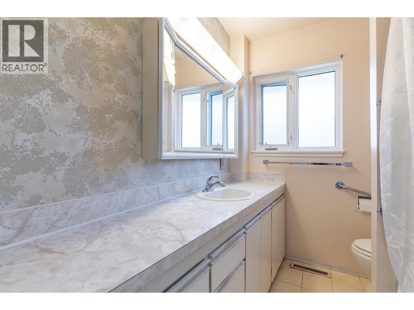 1349 Summit Drive, Coquitlam, British Columbia  V3J 5L7 - Photo 20 - R3056788