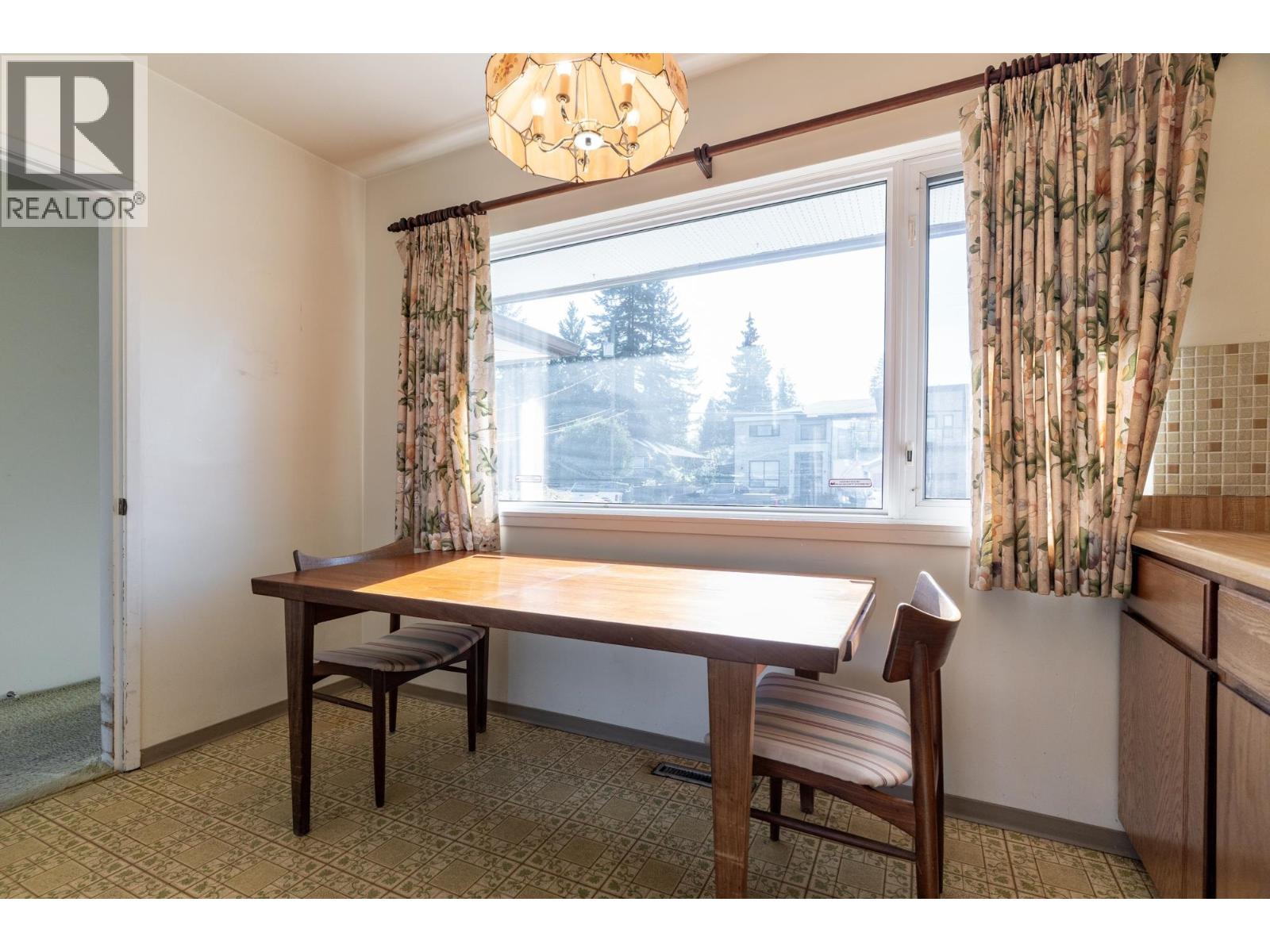 1349 Summit Drive, Coquitlam, British Columbia  V3J 5L7 - Photo 11 - R3056788