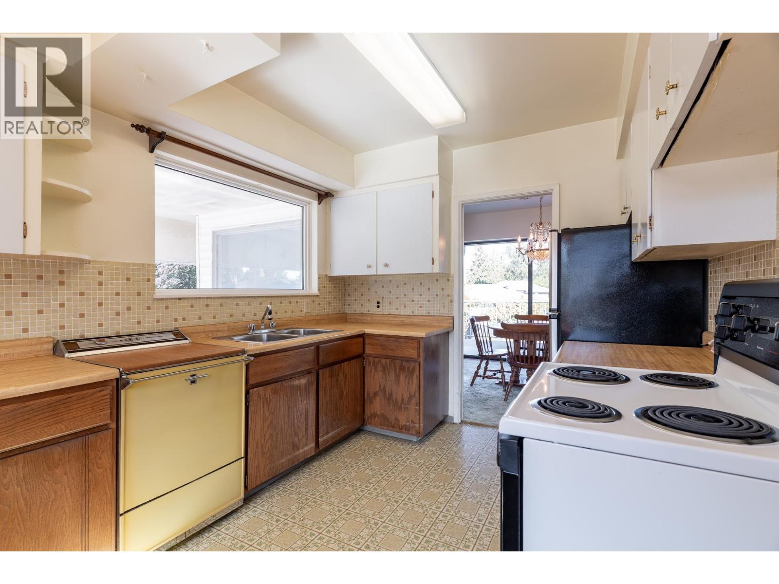 1349 Summit Drive, Coquitlam, British Columbia  V3J 5L7 - Photo 13 - R3056788