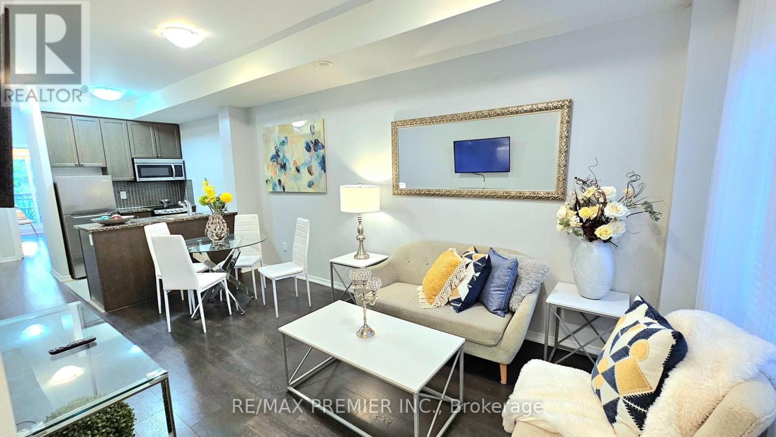 272 - 19 CONEFLOWER CRESCENT, Toronto, Ontario