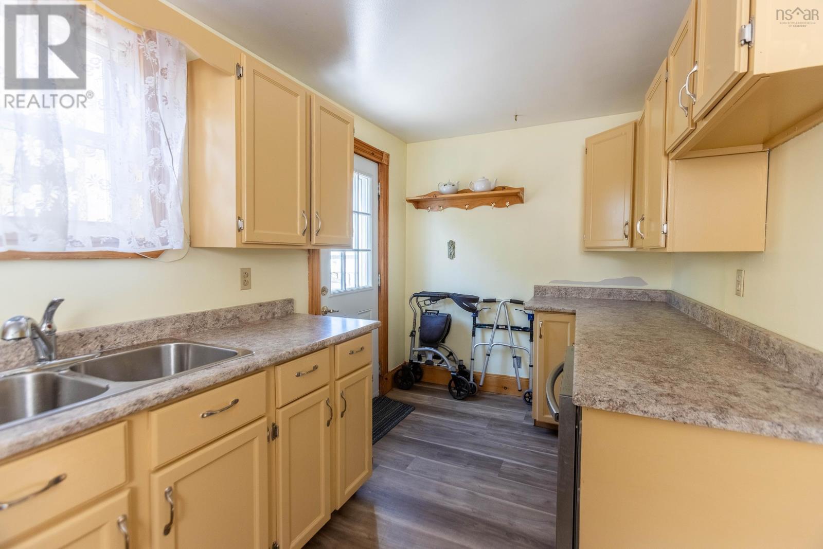 29 South Albion Street, Amherst, Nova Scotia  B4H 2W3 - Photo 14 - 202525460
