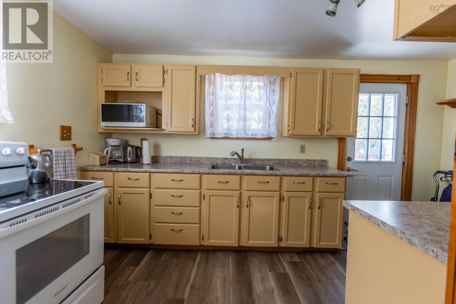 29 South Albion Street, Amherst, Nova Scotia  B4H 2W3 - Photo 15 - 202525460