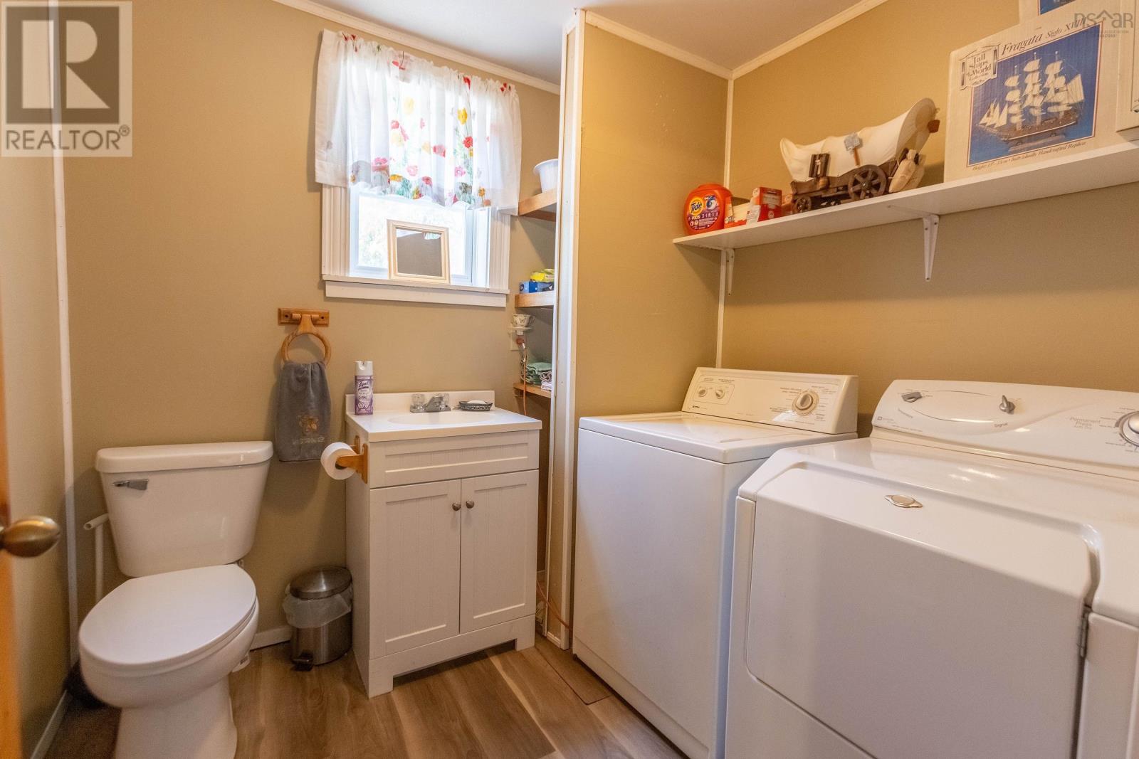 29 South Albion Street, Amherst, Nova Scotia  B4H 2W3 - Photo 8 - 202525460