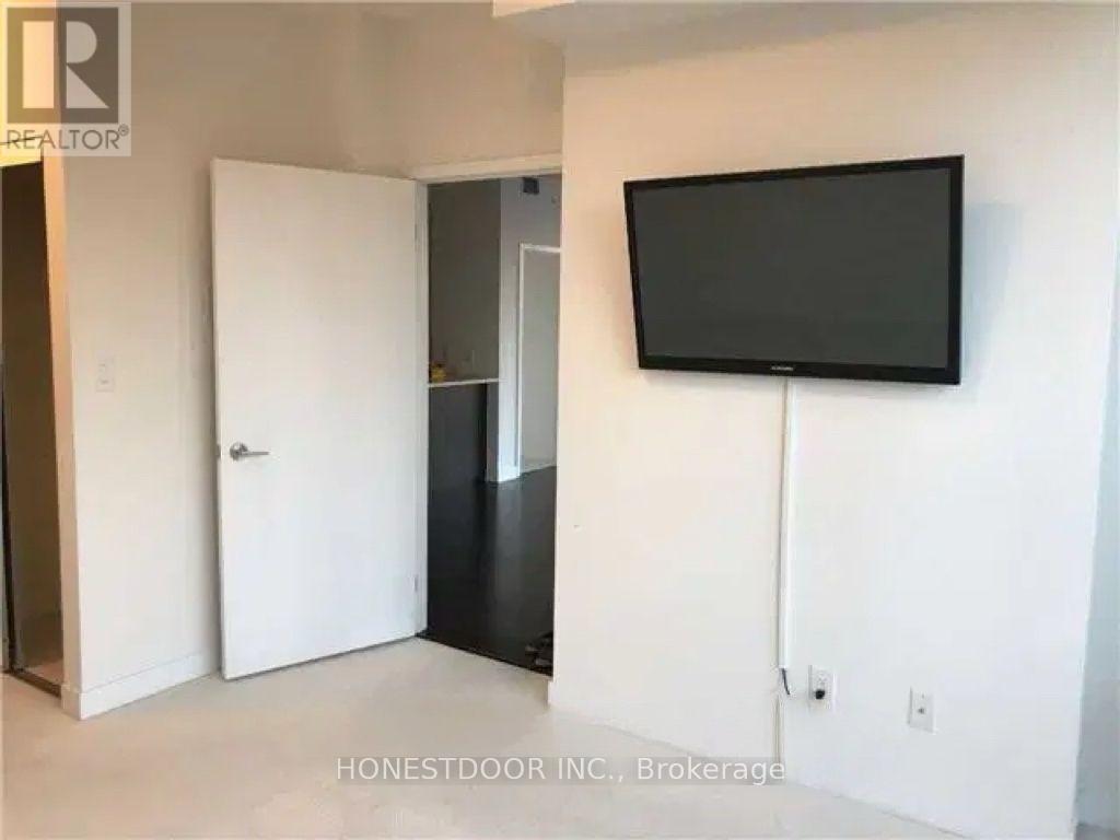 3304 - 295 Adelaide Street W, Toronto, Ontario  M5V 0L4 - Photo 4 - C12452634