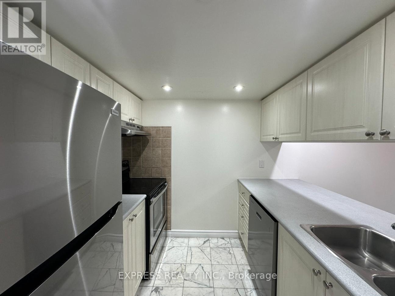 2003 - 38 Elm Street, Toronto, Ontario  M5G 2K5 - Photo 2 - C12452638