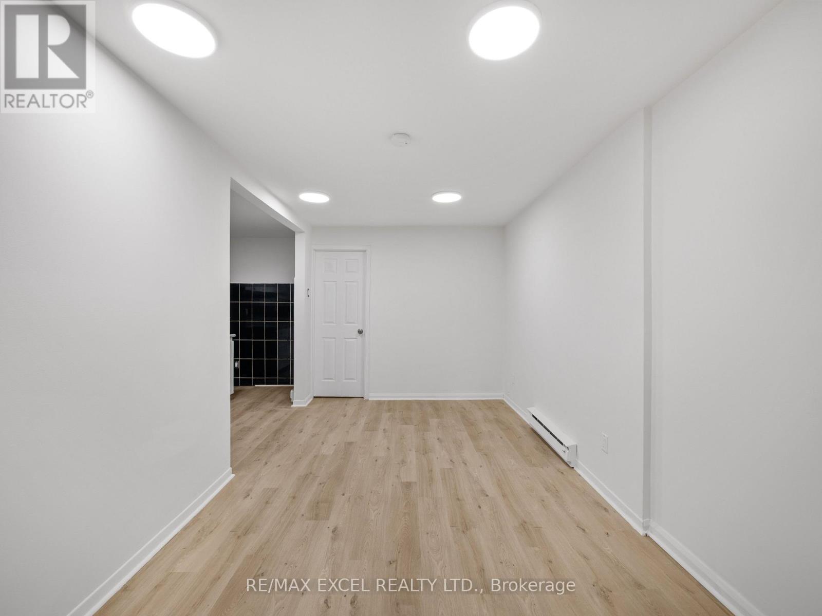 BSMT - 137 GERRARD STREET E, Toronto, Ontario