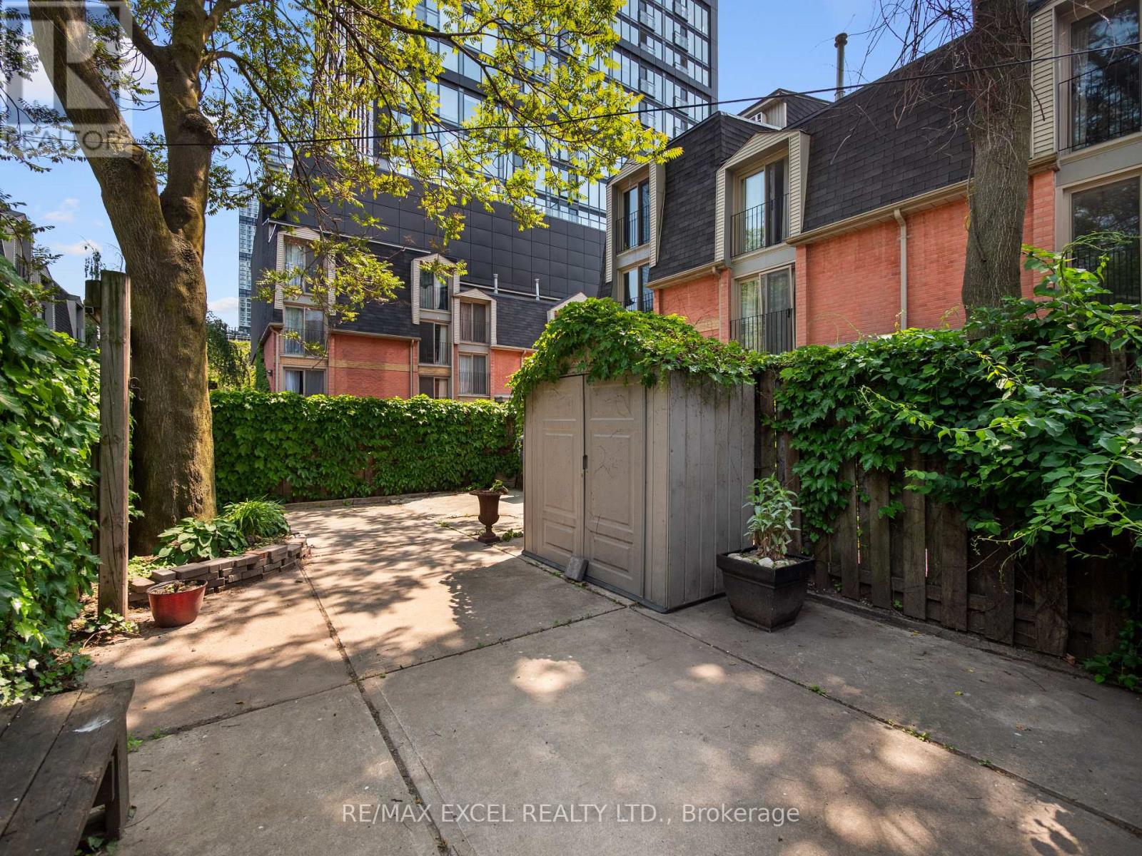 Bsmt - 137 Gerrard Street E, Toronto, Ontario  M5A 2E3 - Photo 10 - C12452641
