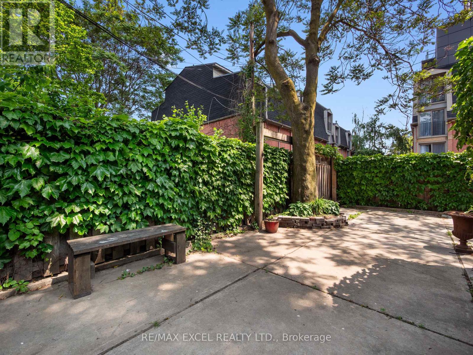 Bsmt - 137 Gerrard Street E, Toronto, Ontario  M5A 2E3 - Photo 7 - C12452641