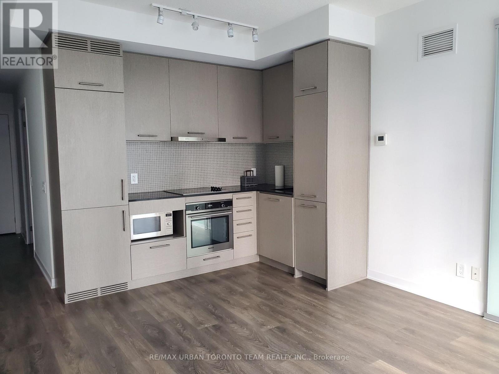 2013 - 87 Peter Street, Toronto, Ontario  M5V 0P1 - Photo 3 - C12452653