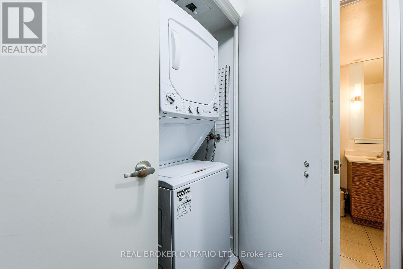401 - 320 Richmond Street E, Toronto, Ontario  M5A 1P9 - Photo 10 - C12452686