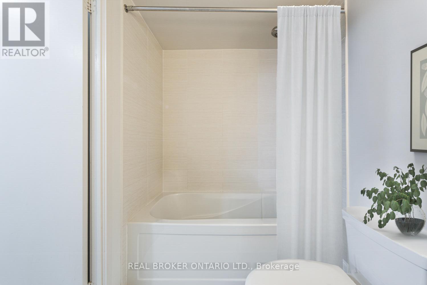 401 - 320 Richmond Street E, Toronto, Ontario  M5A 1P9 - Photo 8 - C12452686