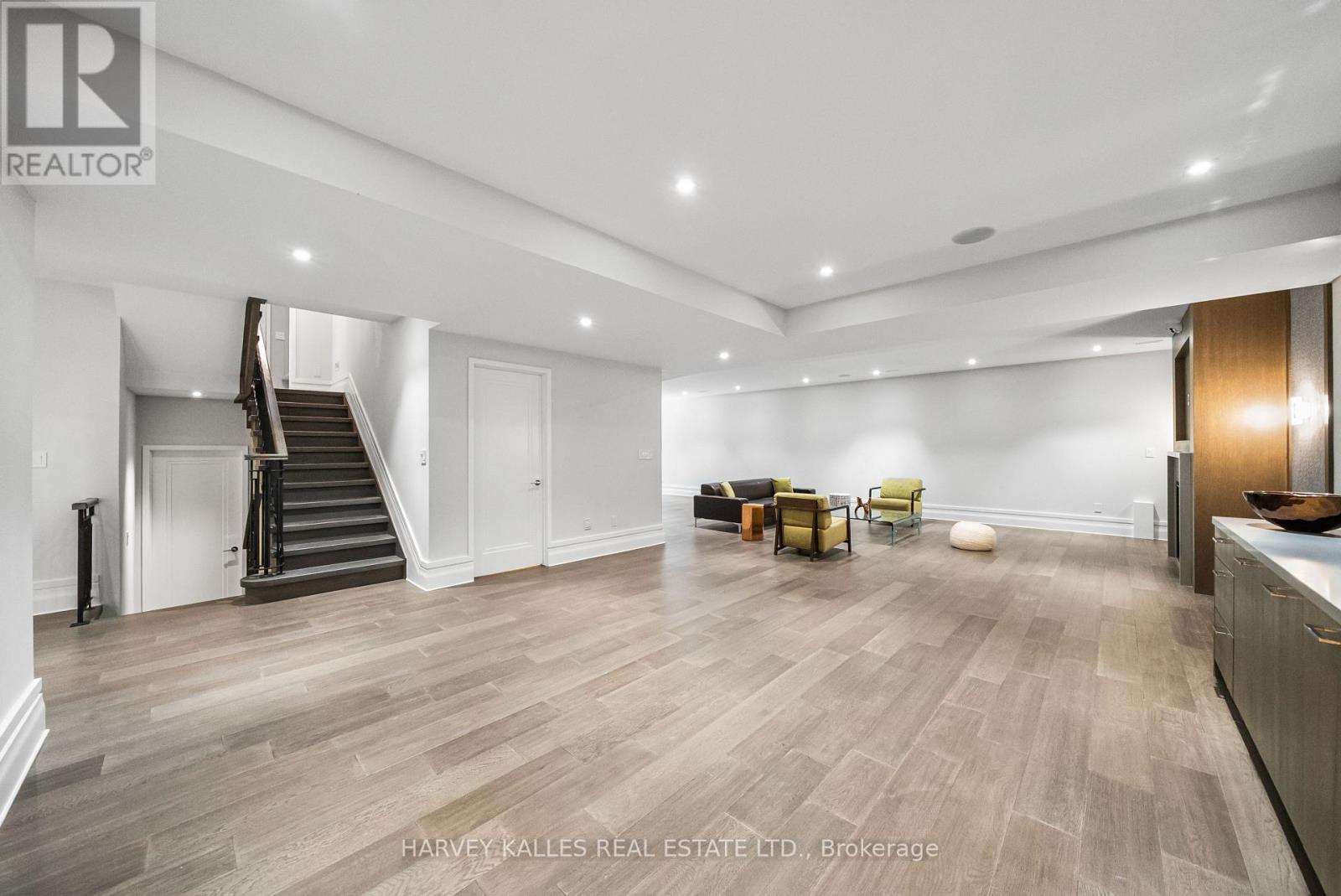 163 Cortleigh Boulevard, Toronto, Ontario  M5N 1P6 - Photo 45 - C12452689